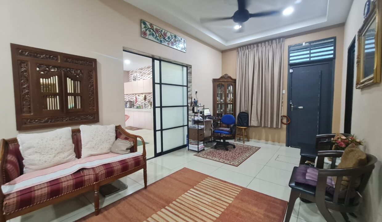 DOUBLE STOREY TERRACE RAWANG 5