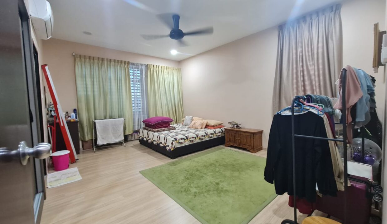 DOUBLE STOREY TERRACE RAWANG 6