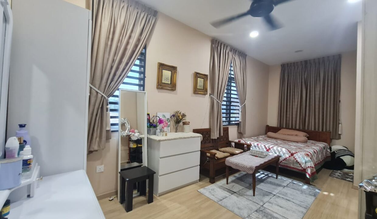 DOUBLE STOREY TERRACE RAWANG 9