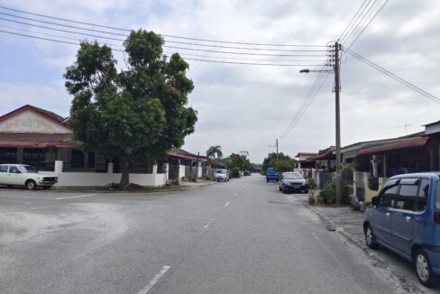 TERES SATU TINGKAT 20’x75’ DI TAMAN PUTERI LINDUNGAN BULAN 11