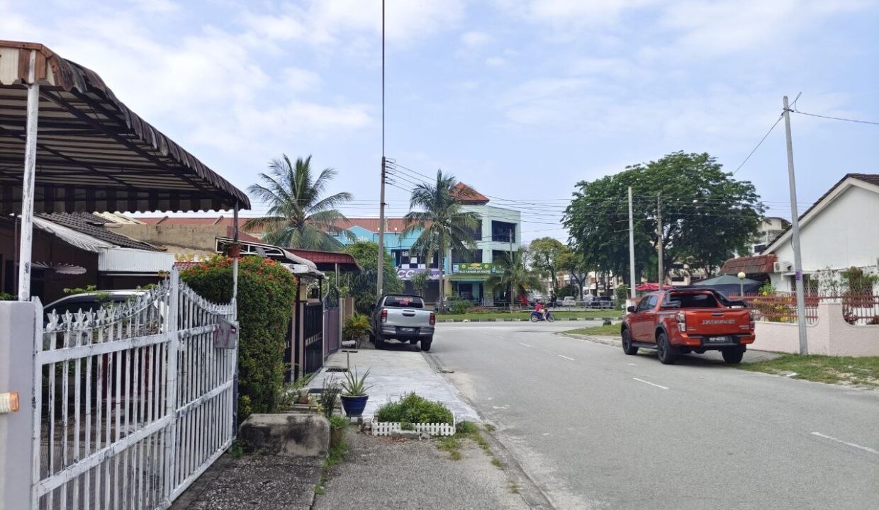 TERES SATU TINGKAT 20’x75’ DI TAMAN PUTERI LINDUNGAN BULAN 12