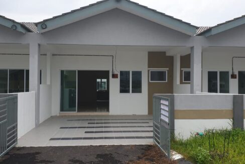 RUMAH TERES SETINGKAT INTERMEDIATE FASA 2B (490) BANDAR BARU SETIA AWAN 2