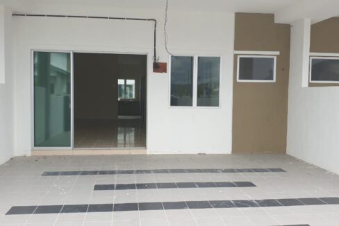 RUMAH TERES SETINGKAT INTERMEDIATE FASA 2B (490) BANDAR BARU SETIA AWAN 3