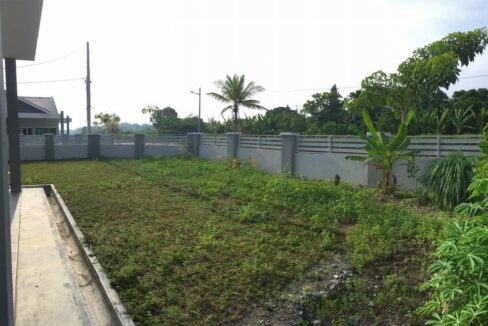 TERES SETINGKAT CORNER LOT TAMAN TRONOH UNIVERSITI SERI ISKANDAR 4