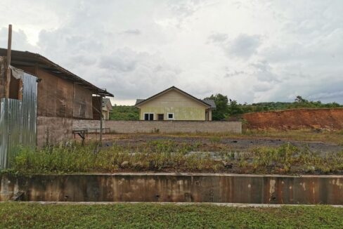 TANAH ENDLOT DI TAMAN RAIA SAVANNA 1