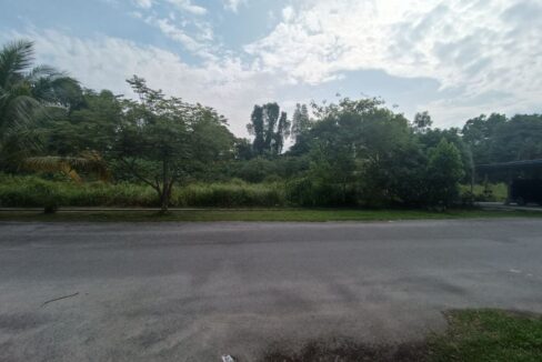 TERES SETINGKAT TAMAN TEKKAH PERMAI 10